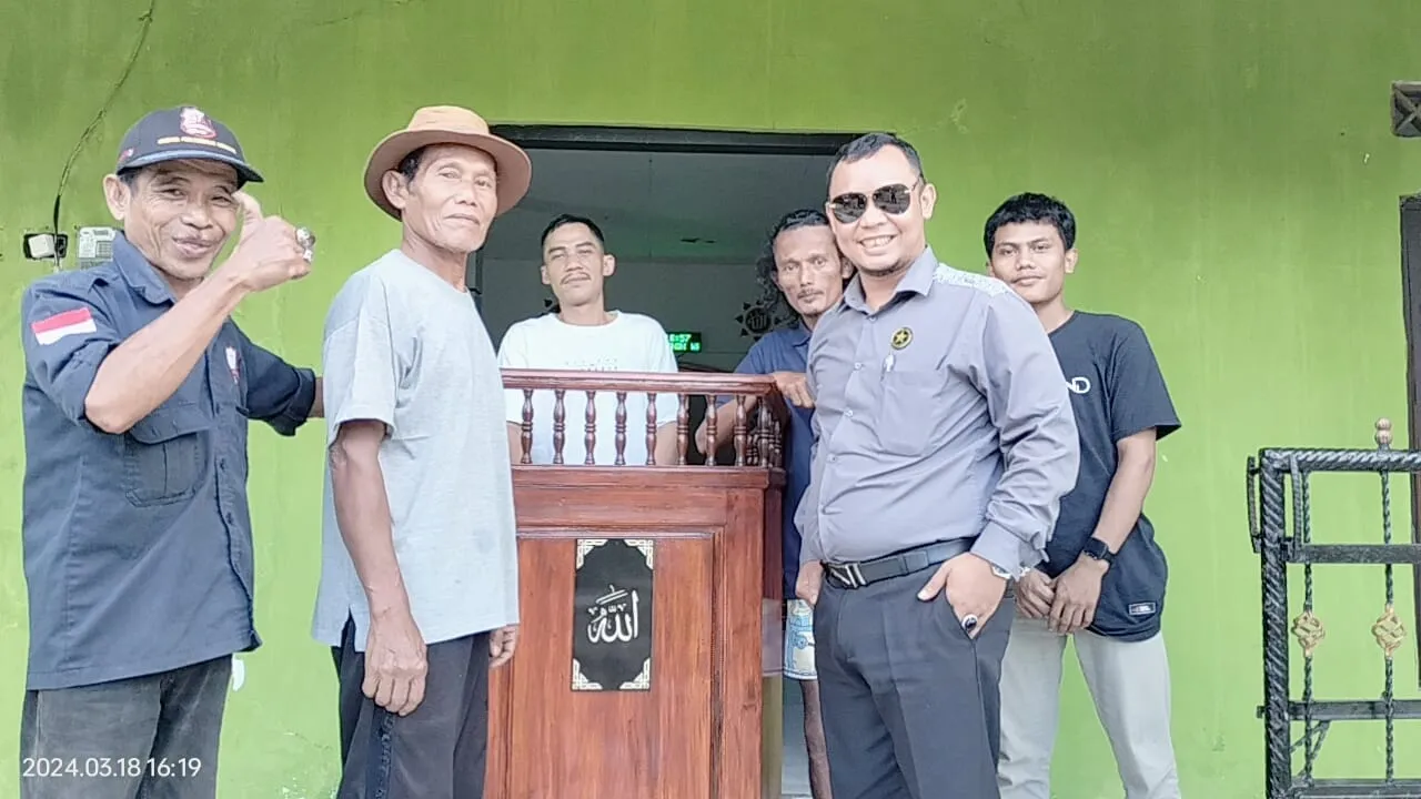 DPP LPKSM PATROLI Serahkan Bantuan Mimbar Untuk Masjid Al Munawaroh Kampung Cibata