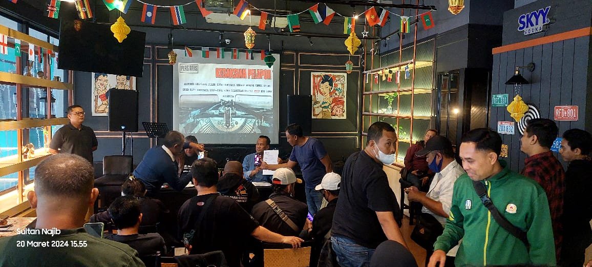 Dugaan pelanggaran pemilu berupa penggelembungan suara secara sistemik dan massif kembali terjadi di Kota Surabaya. Jika sebelumnya ditemukan di beberapa TPS Kecamatan Bulak, kali ini temuan penggelembungan suara ke partai maupun caleg ini terjadi di sejumlah TPS di dua kelurahan di Kecamatan Gunung Anyar, Surabaya.