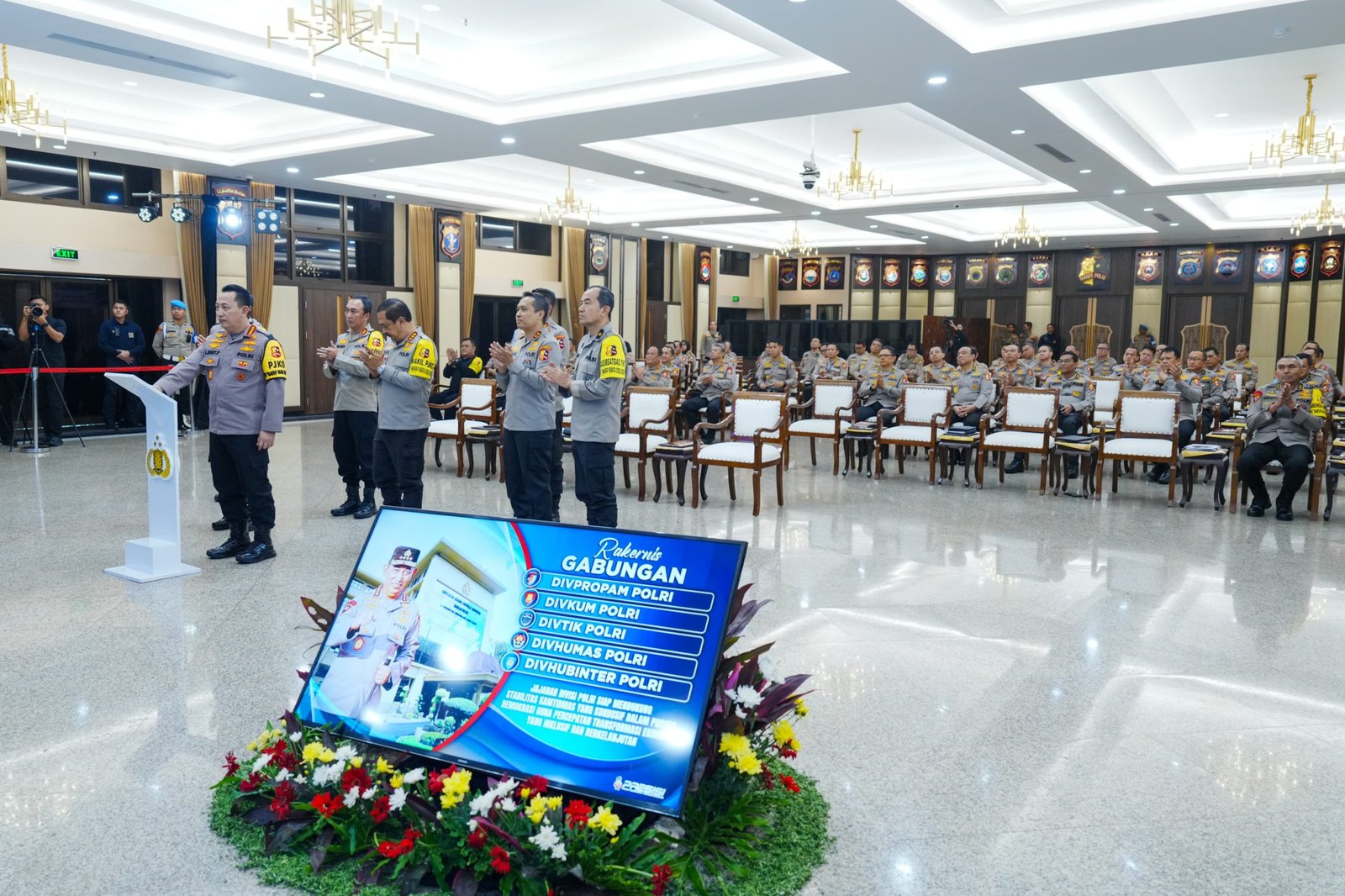 Humas Polri resmi mendapatkan sertifikat ISO 9001: 2015 dan launching e-Learning Humas Polri Presisi. Hal itu pun mendapat apresiasi dari Kapolri Jenderal Polisi Drs. Listyo Sigit Prabowo.