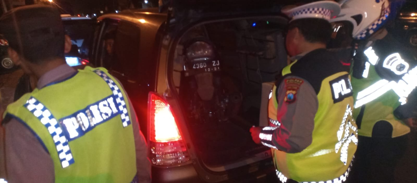 Dalam rangka menjaga kondusifitas di wilayah Kabupaten Tulungagung selama bulan Ramadhan Jajaran Polres Tulungagung, Polda Jatim melaksanakan patroli skala besar untuk mengantisipasi gangguan kamtibmas dan aksi kejahatan.