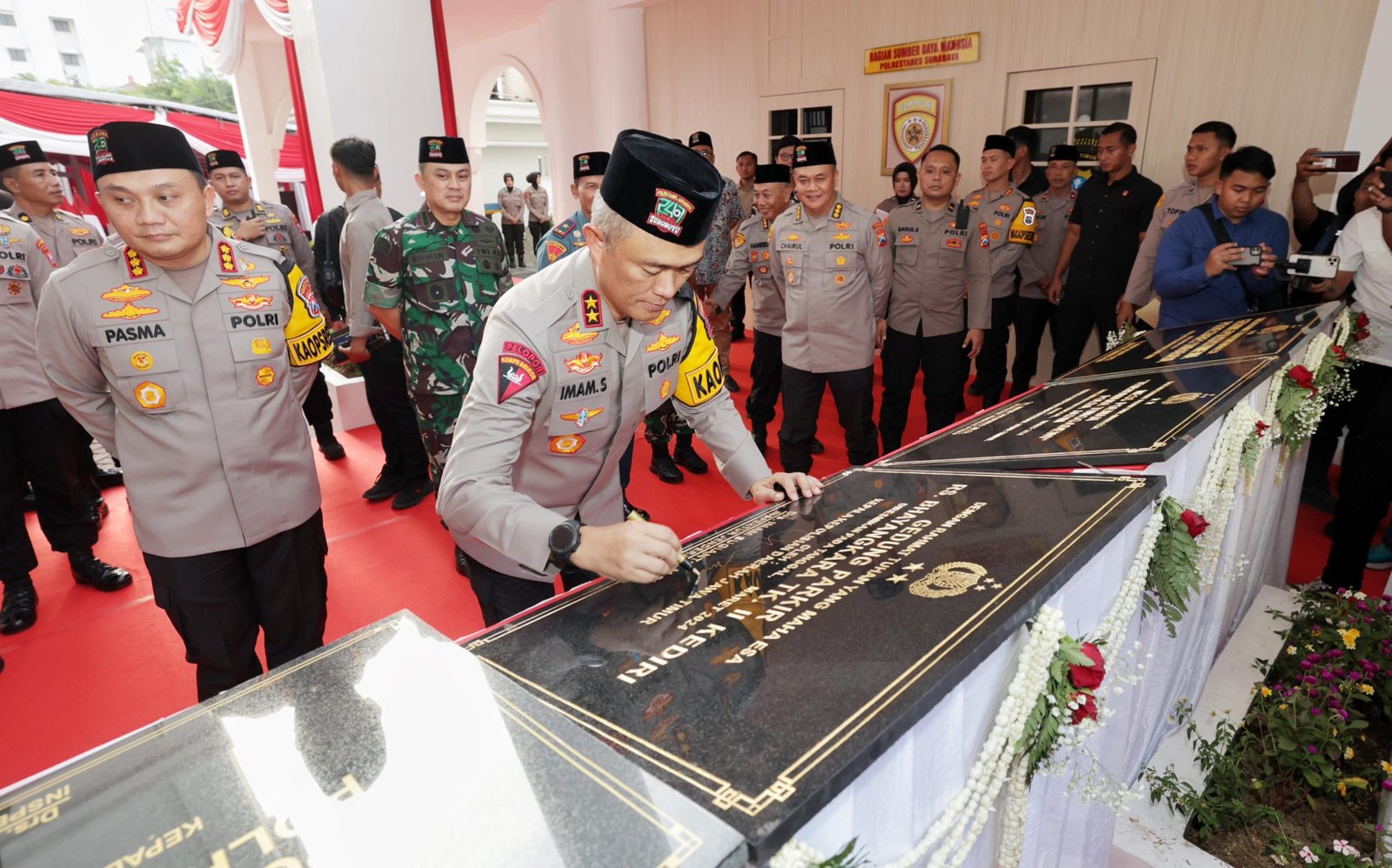 Kapolda Jawa Timur Irjen Pol Imam Sugianto,M.Si meresmikan Gedung Polisi Istimewa dan 3 Fasilitas baru lain di wilayah Polda Jatim, Selasa (26/3/2024).