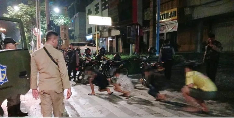 Satpol PP Surabaya Amankan 9 Anak Usai Terjaring Balap Liar Sepeda Angin di Bulan Ramadan