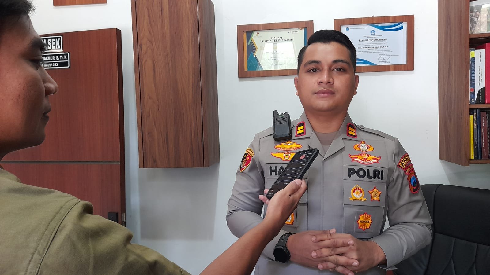 Dalam rangka pelayanan dan perlindungan terhadap masyarakat Sekitar Kecamatan Pakem Kabupaten Bondowoso yang akan melaksanakan mudik lebaran 1445 H, Polsek Pakem membuka layanan penitipan barang berharga dan kendaraan. Langkah ini untuk mengantisipasi tindak kejahatan serta memberikan jaminan keamanan barang berharga yang ditinggal mudik lebaran.