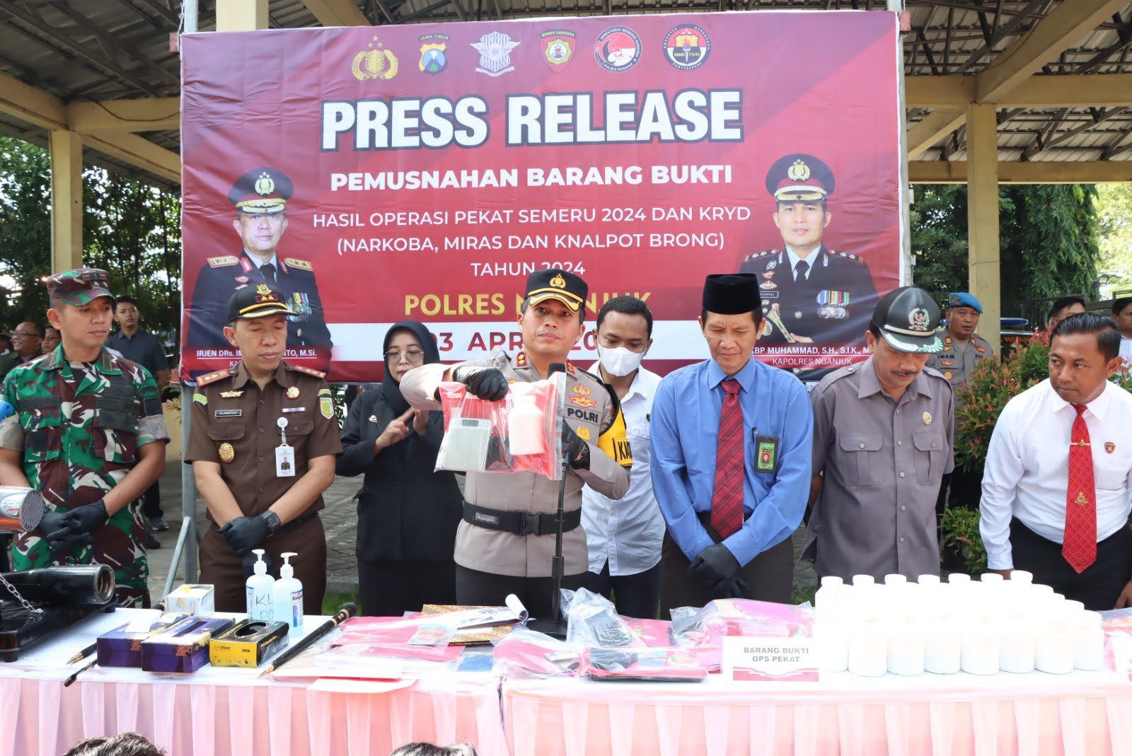 Polres Nganjuk Musnahkan Barang Bukti Hasil Operasi Pekat Semeru 2024