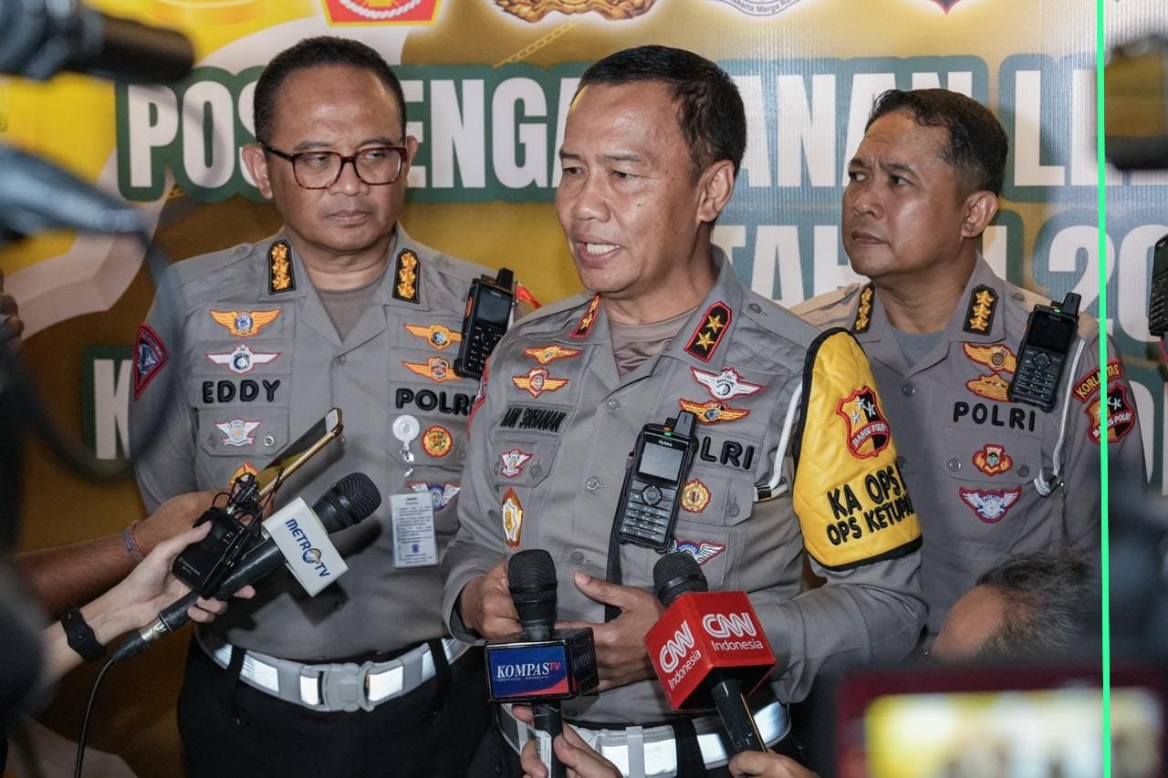 Korlantas Polri memutuskan bakal melaksanakan rencana rekayasa lalu lintas contraflow di Jalan Tol Jakarta Cikampek KM 36 - KM 72 dan One Way dari Tol Cikatama KM 72 - Tol Kalikangkung KM 414 yang rencananya akan diberlakukan pada pukul 21.30 WIB hari ini, Jumat (5/4/2024).