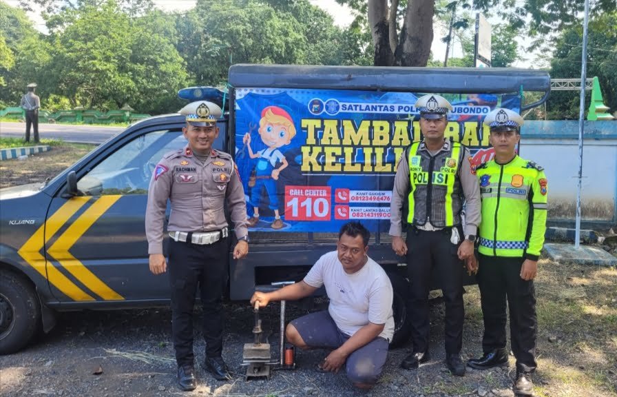 Mudik Lebaran, Polisi di Situbondo Siapkan Layanan Patroli Tambal Ban Gratis di Jalur Hutan Baluran