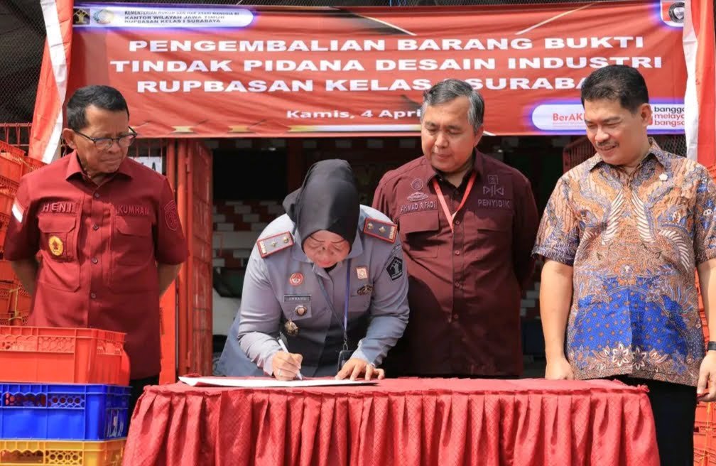 Perkuat Sinergitas, Rupbasan Surabaya Dan DJKI Kembalikan Barang Bukti Tindak Pidana Desain Industri