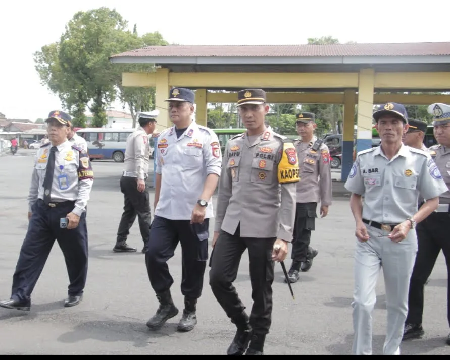 Cek Terminal Bus, Kapolres Jember Pastikan Kelayakan Angkutan Lebaran