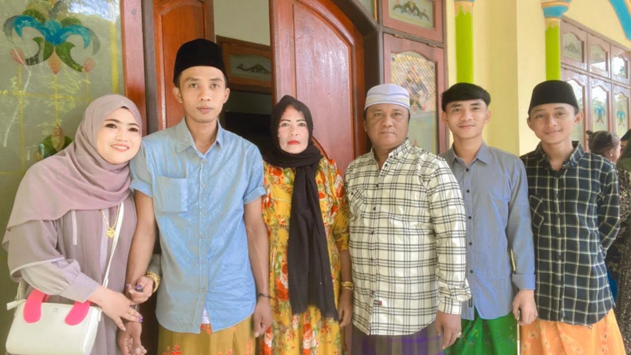 Yusni Salam Dan Istri Tercinta Mengucapkan Selamat Hari Raya Idul Fitri 1 Syawal 1445 Hijriyah