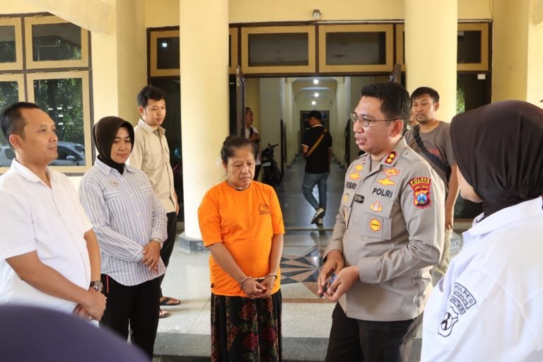 Simpan Sabu Siap Edar, Nenek 4 Cucu Dibekuk Satresnarkoba Polres Bangkalan