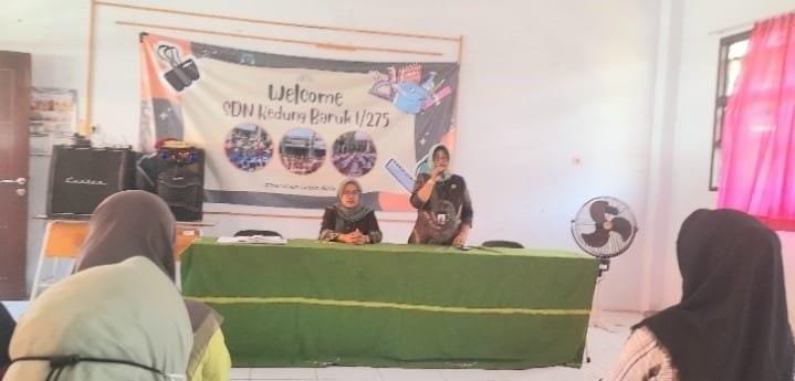 Kepala Sekolah Sri Istini Tegaskan Tidak Ada Pungutan di SDN Kedung Baruk 1 Surabaya