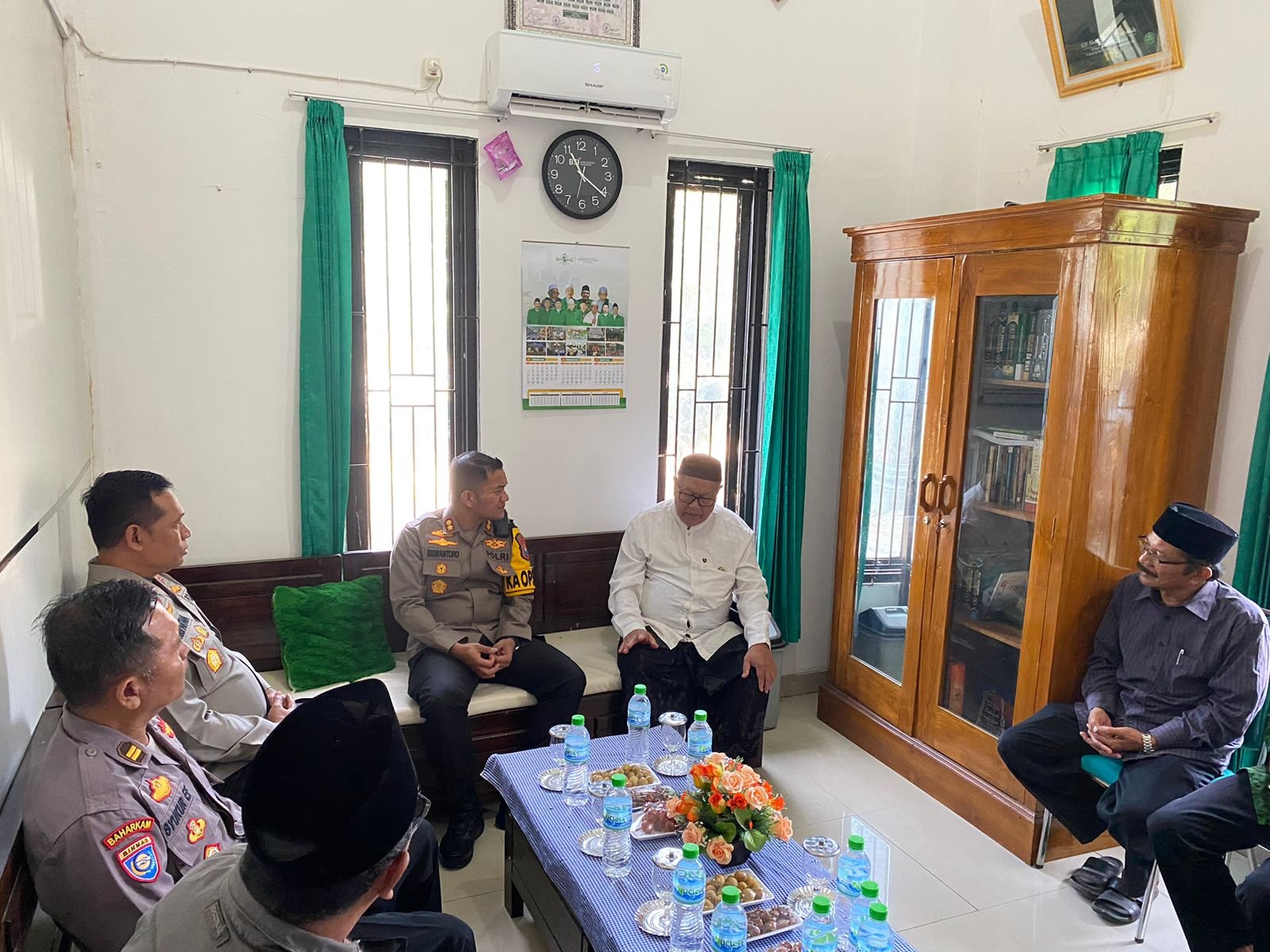 Kapolres Nganjuk Kunjungi Ketua PCNU Kabupaten Nganjuk untuk Jalin Silaturahmi 