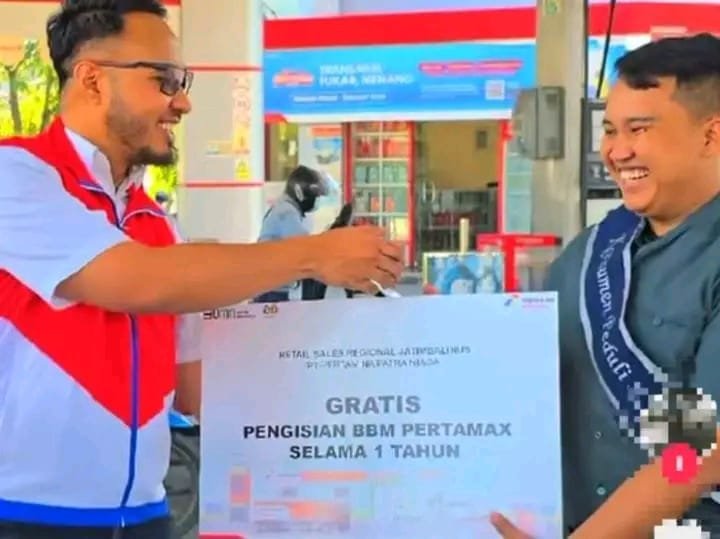 Pertamina Patra Niaga Memberikan Penghargaan Kepada Dicky Aprilio E-Voucher BBM Pertamax Gratis Selama Satu Tahun