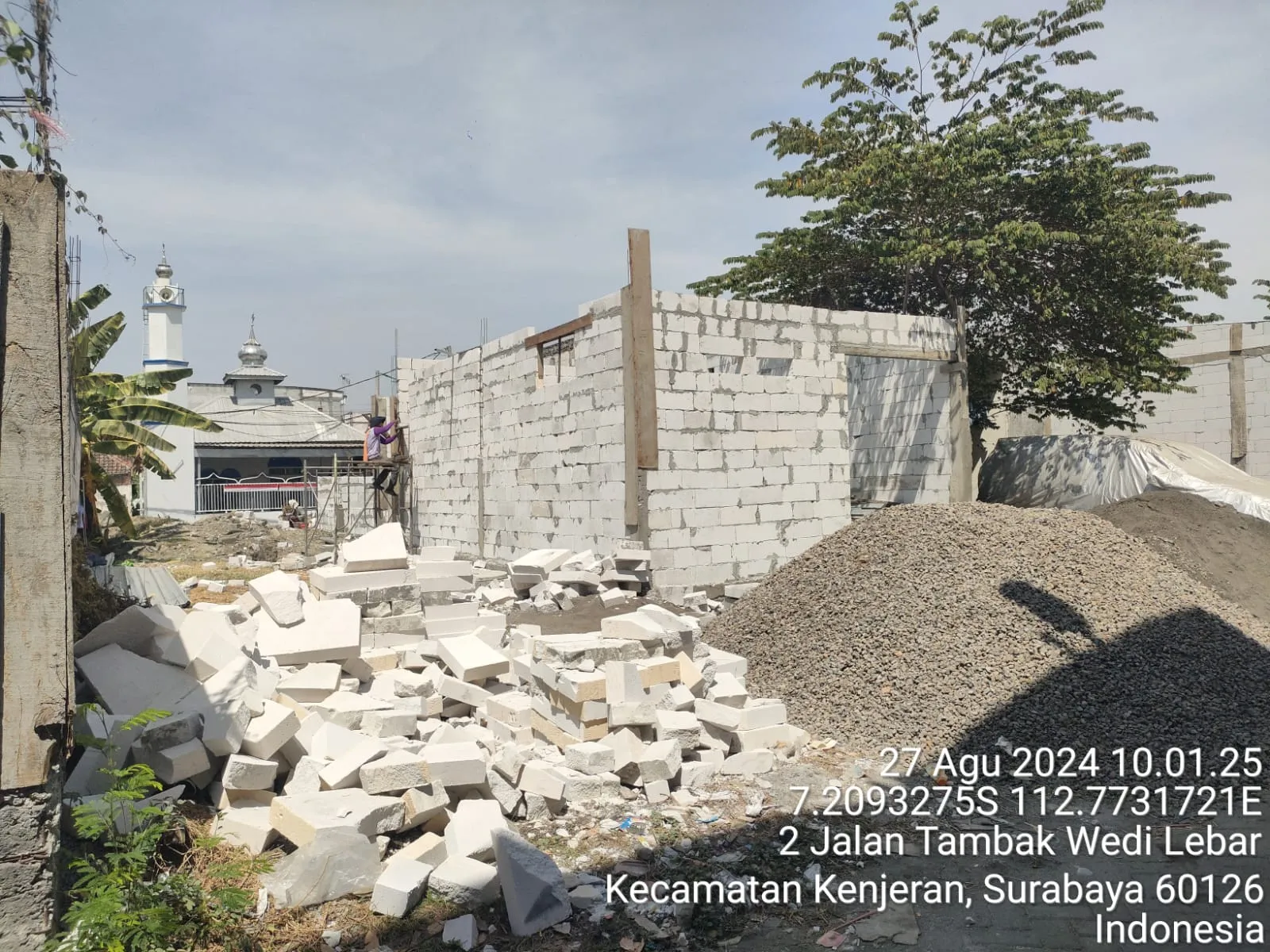 Bangunan Tanpa IMB, Lurah Tambak Wedi Beserta Camat Kenjeran Surabaya Tutup Mata