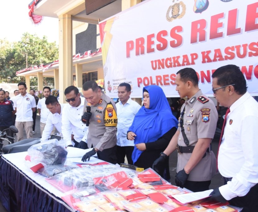 Polres Bondowoso Berhasil Amankan Tersangka Jual Beli Senjata Api Ilegal Secara Online