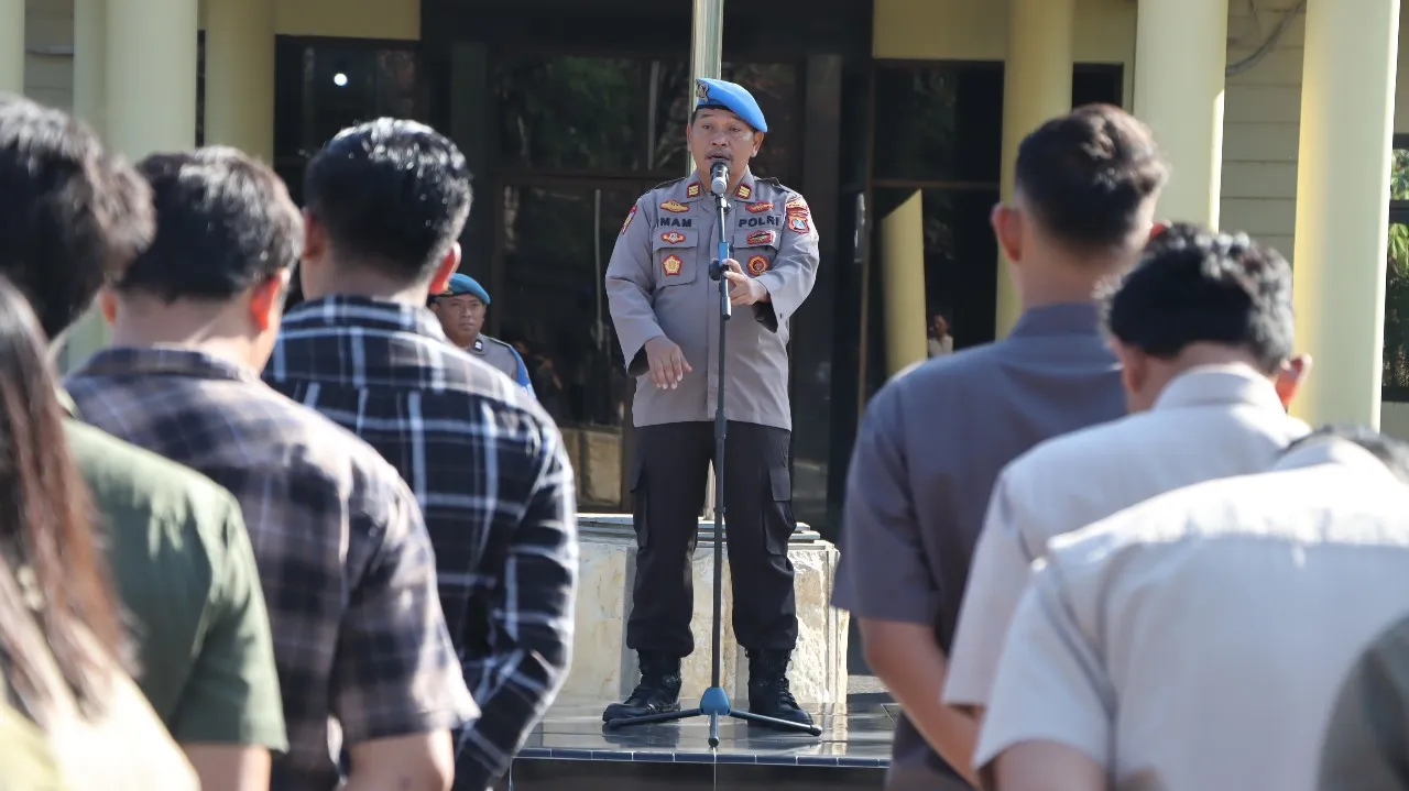 Tim Bidpropam Polda Jatim Gelar Mitigasi Pelanggaran Disiplin Kedinasan Maupun Non Kedinasan Anggota di Polres Nganjuk
