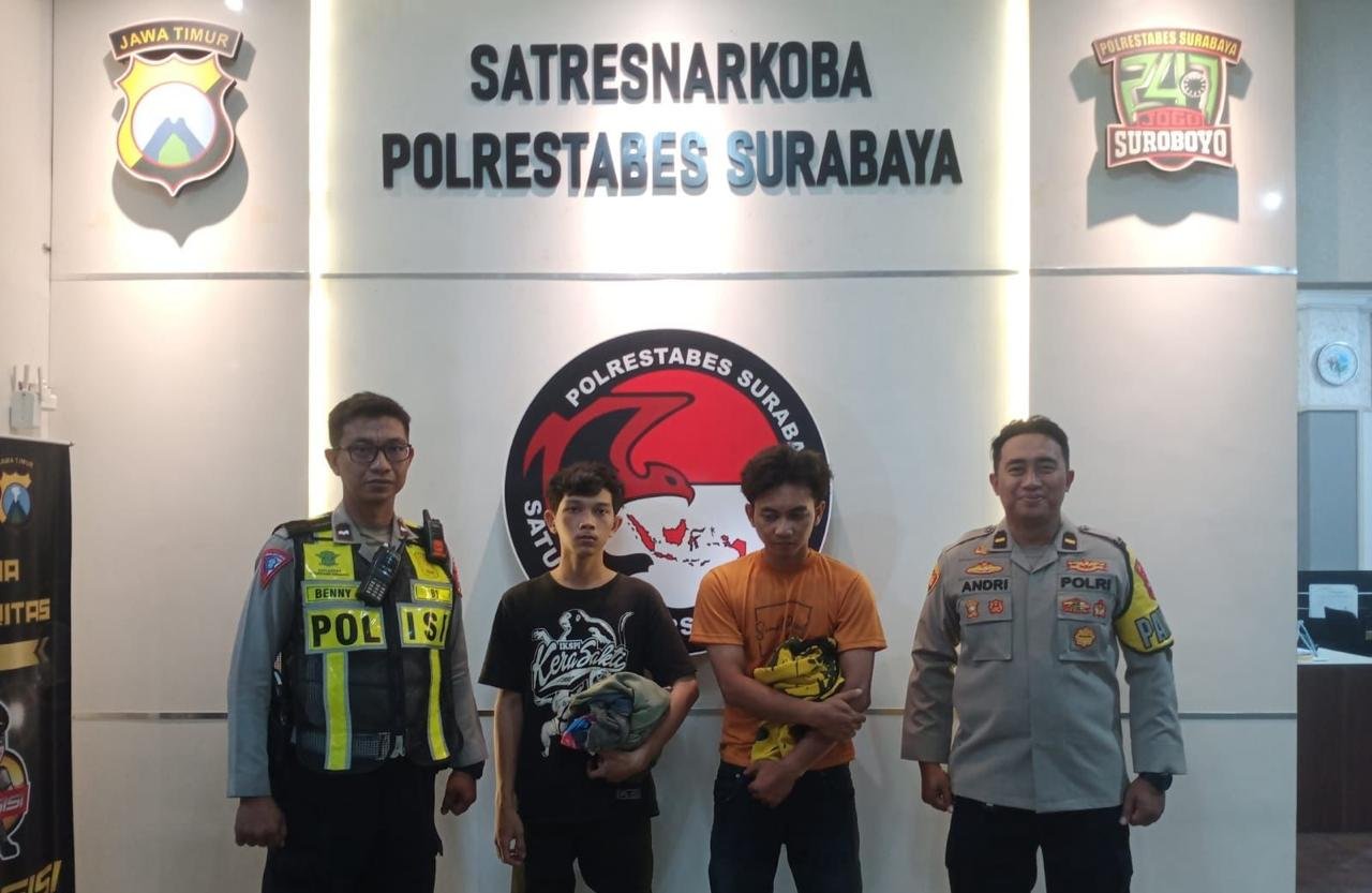 Kanit Turjawali Polrestabes Surabaya, Amankan Pengendara Yang Diduga Bawah Narkoba