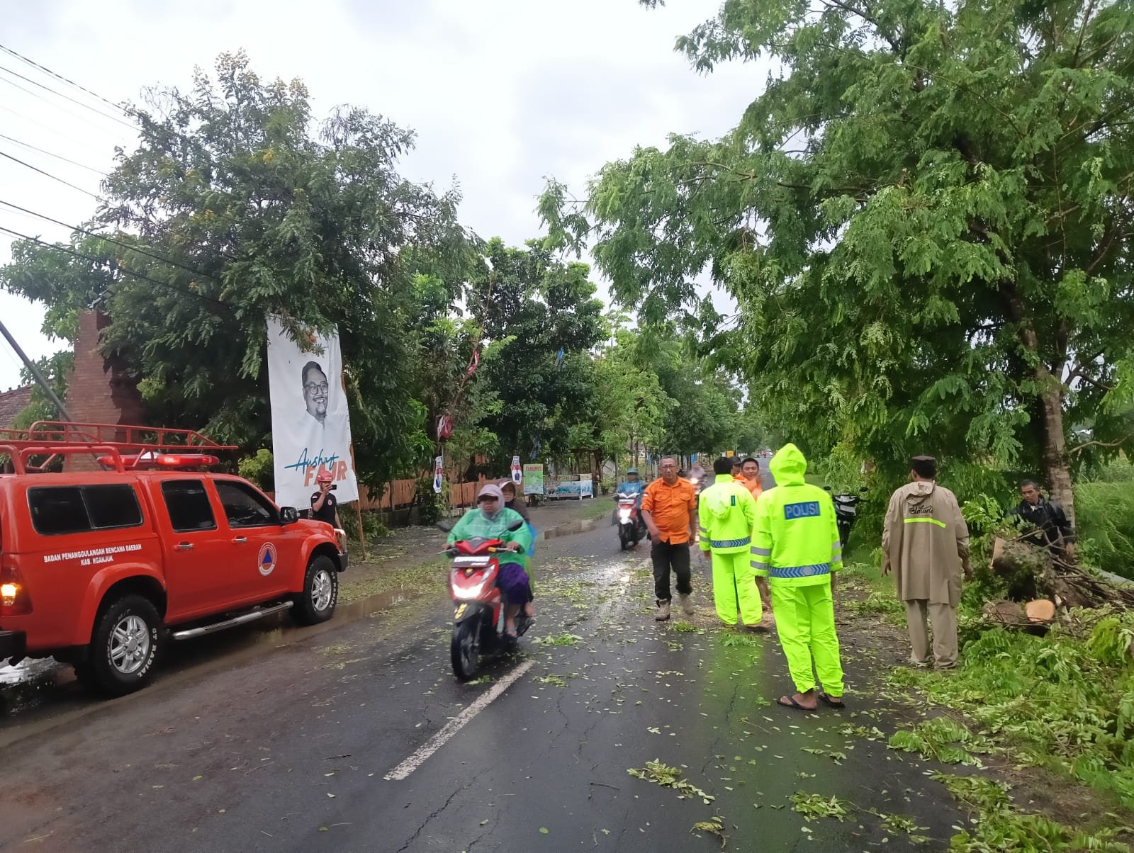 Kapolres Nganjuk Apresiasi Penanganan Cepat Pohon Tumbang di Rejoso