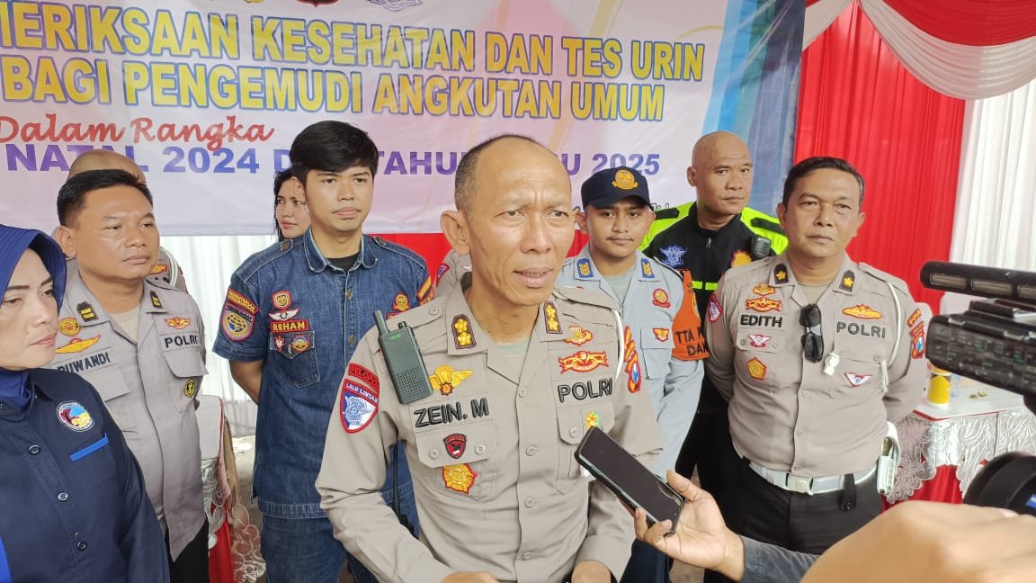 Jelang Nataru, Ditlantas Polda Jatim Laksanakan Ramcek Angkutan Umum dan Tes Urine Pengemudi