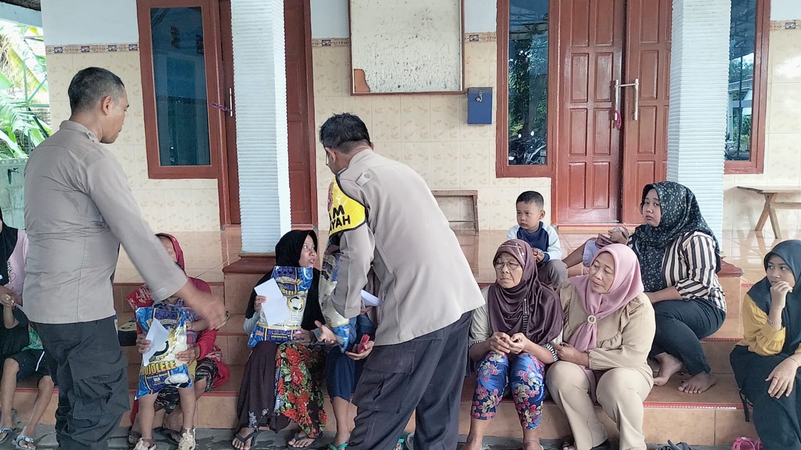 Kapolres Nganjuk Apresiasi Polsek Baron yang Sisihkan Penghasilan untuk Berbagi kepada Anak Yatim dan Duafa