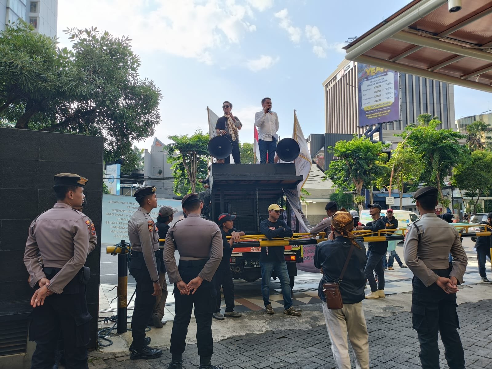 Sertijab Kakanwil Kemenkumham Jatim Dihadiahi Aksi Demonstrasi