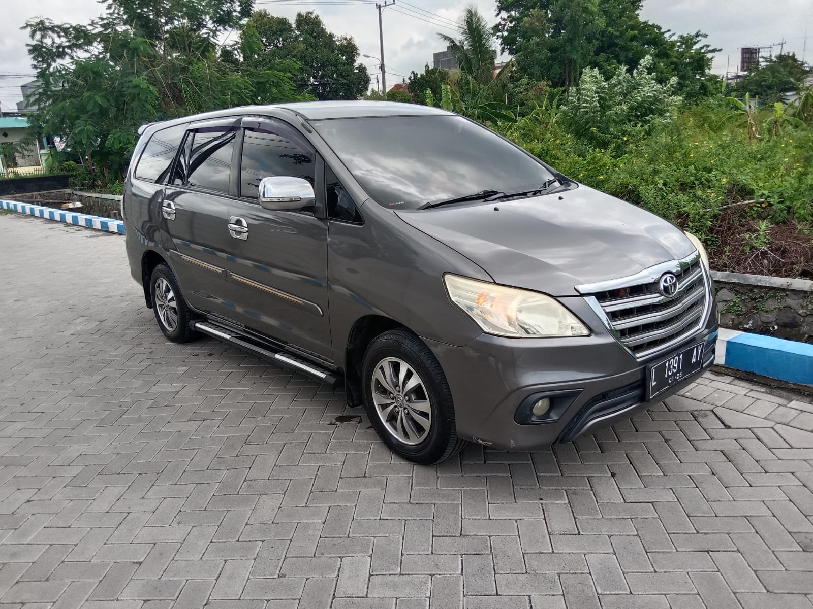 Dijual Toyota Kijang Innova G Manual Bensin Tahun 2015