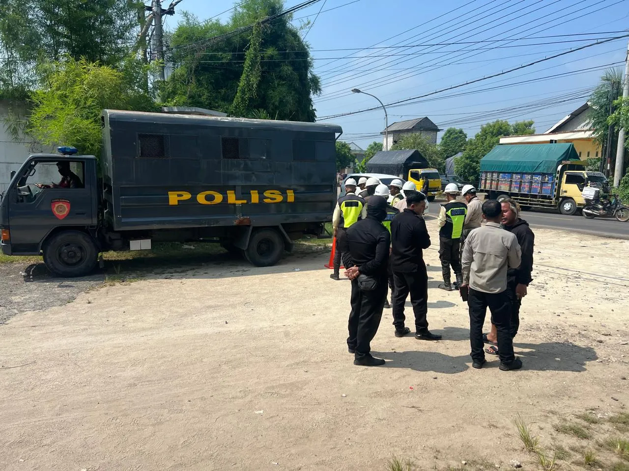 Belum Ada Keputusan dari Pengadilan, PT Dok Pantai Lamongan Pasang Kawat Berduri 