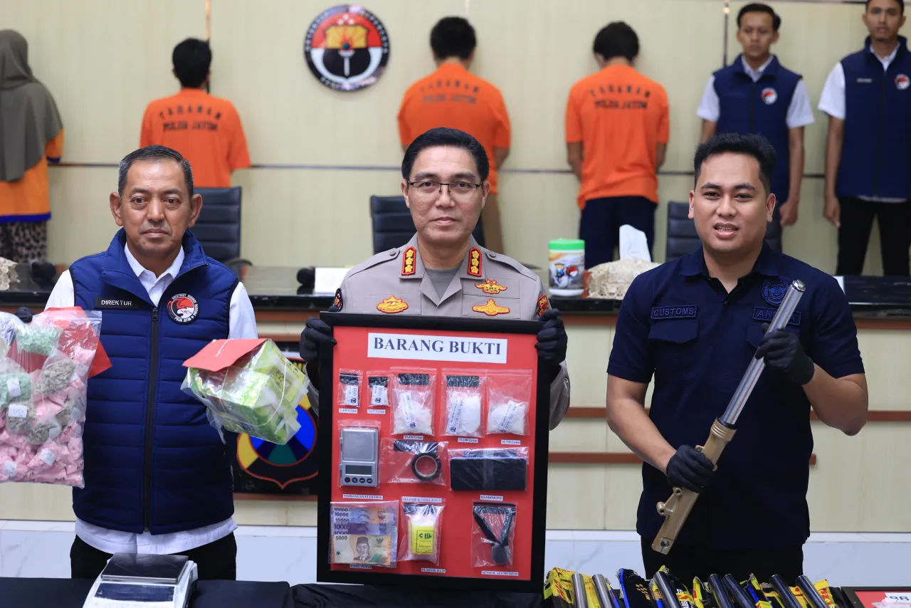 Polda Jatim Berhasil Ungkap Peredaran Narkoba Jaringan Internasional 4 Tersangka Diamankan