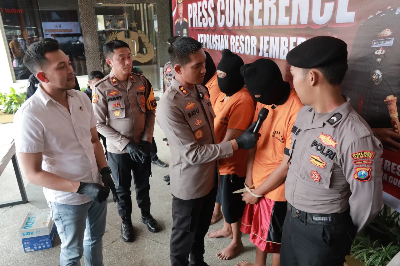 Polres Jember Berhasil Ungkap Penyalahgunaan BBM Bersubsidi Tiga Karyawan SPBU Diamankan