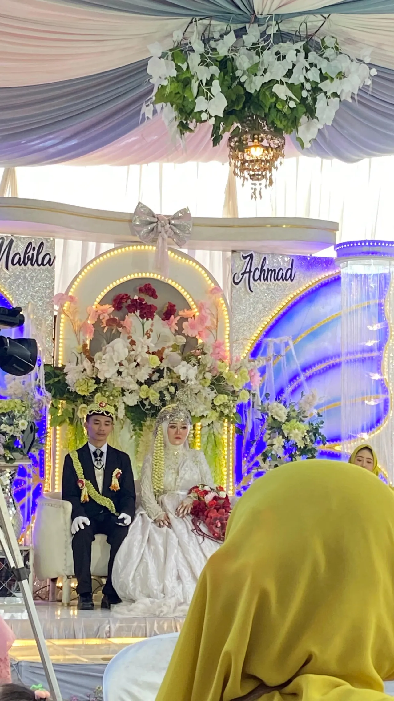 Selamat mempelai Ahmad dan Nabila