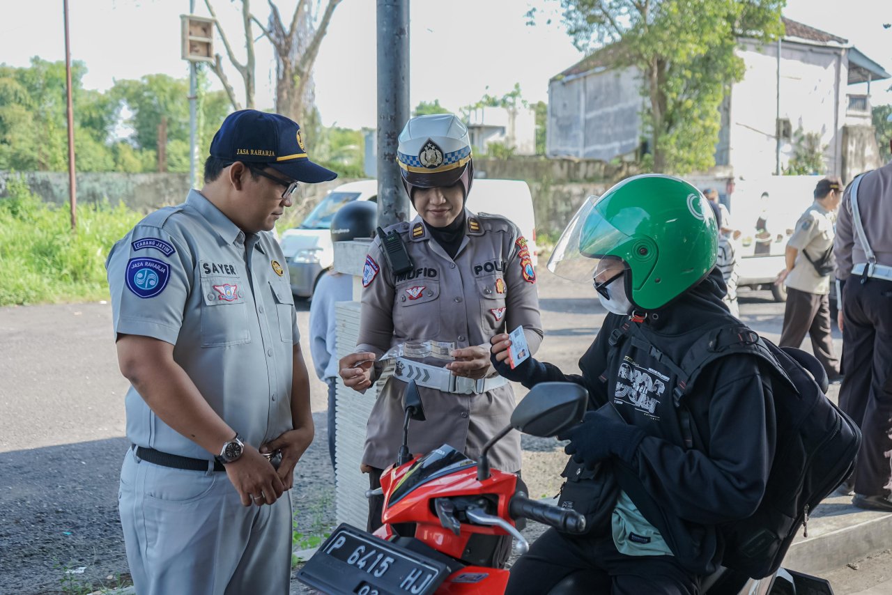 Polres Jember Wujudkan Ketertiban Lalu lintas Melalui Operasi Gabungan