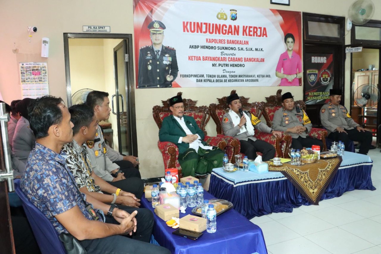 Kunjungan Kerja Ke Polsek Geger dan Arosbaya, Kapolres Bangkalan Tegaskan Larangan Sajam dan Senpi