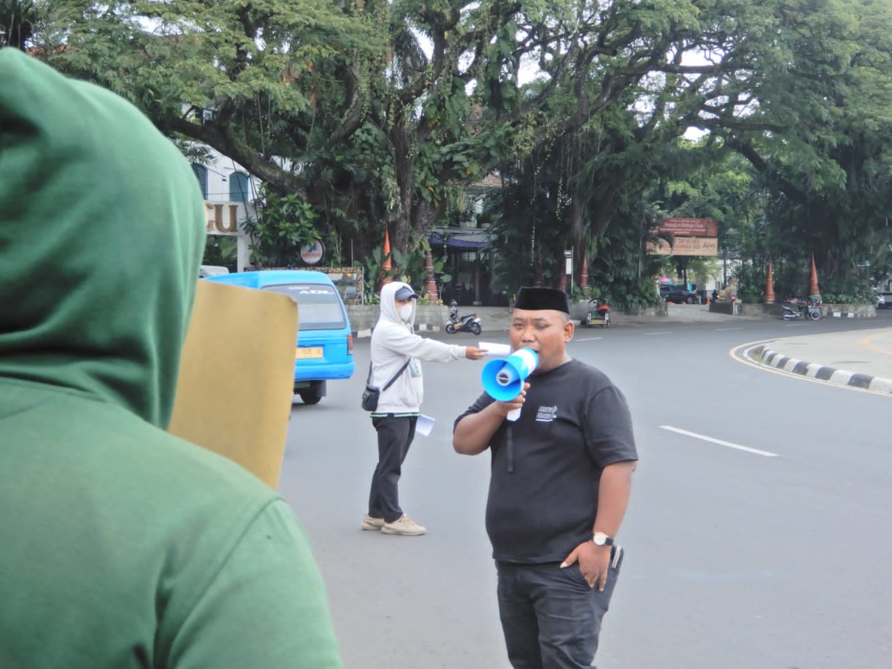 Mahasiswa Malang Tuntut Penutupan Warunk WOW KWB: Diduga Langgar Izin Usaha