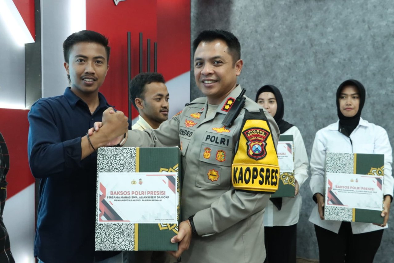 Sambut Bulan Suci Ramadhan, Polres Bangkalan Gelar Baksos Polri Presisi Kepada 250 Mahasiswa