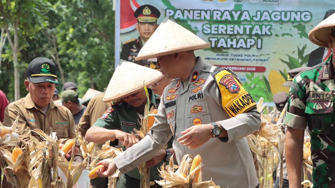 Polres Nganjuk Berkontribusi 20,56 Ton Jagung dalam Program Ketahanan Pangan