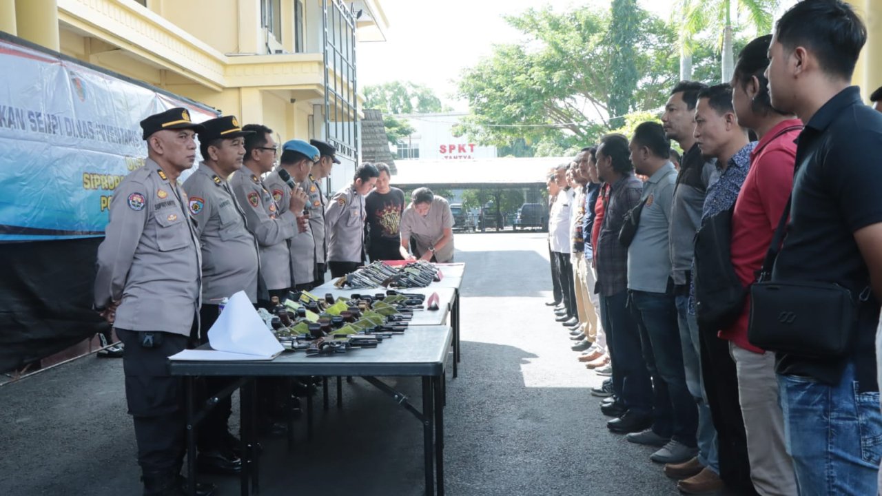 Kontrol Ketat, Polres Nganjuk Gelar Pemeriksaan Berkala Senjata Api