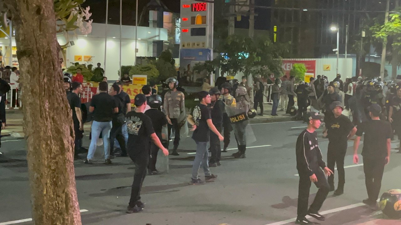 Aparat Intimidasi Wartawan Saat Liput Aksi Tolak Revisi UU TNI, Polri Diduga Langgar UU Pers