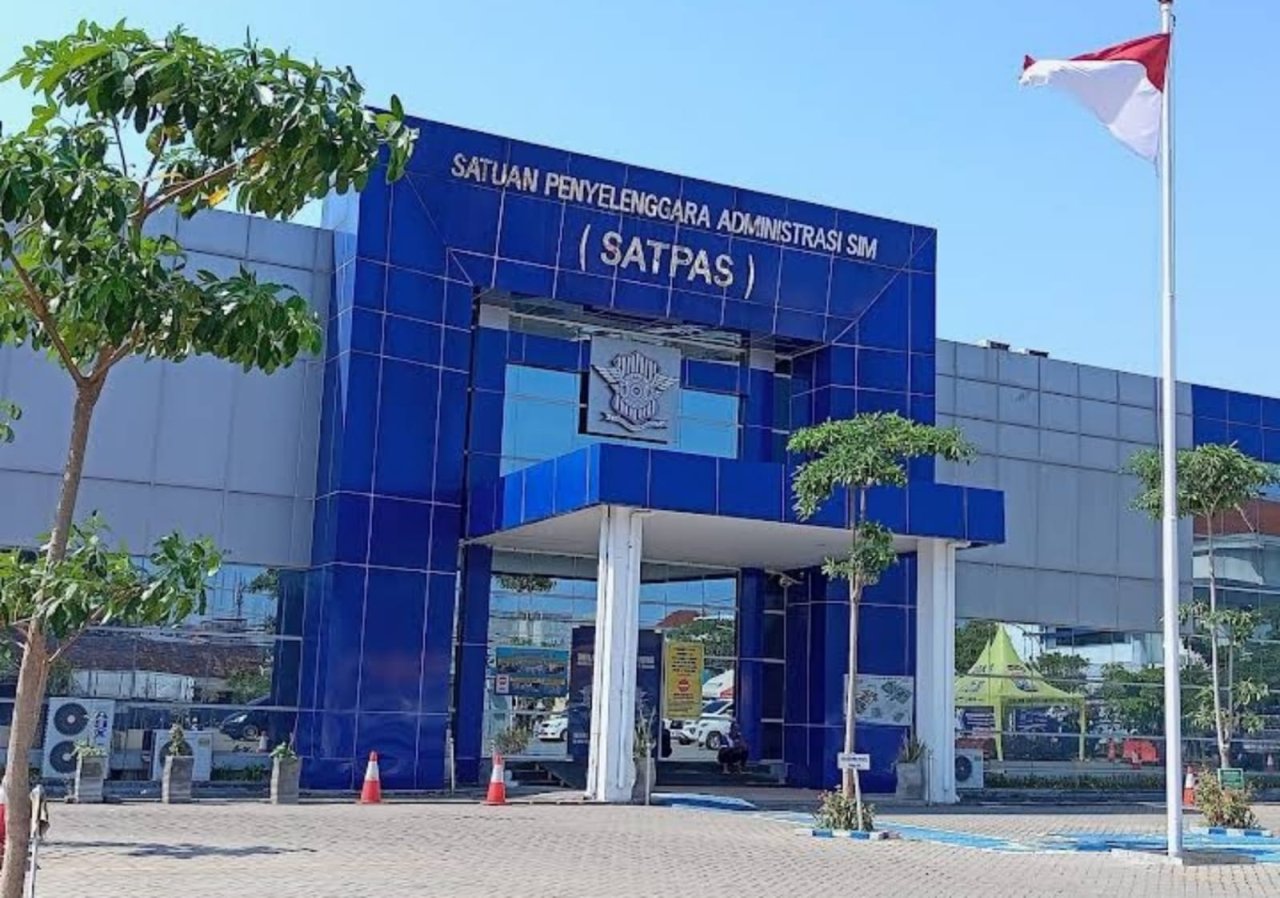 Polrestabes Surabaya Klarifikasi Dugaan Tebang Pilih dalam Pembagian Parcel di Satpas Colombo