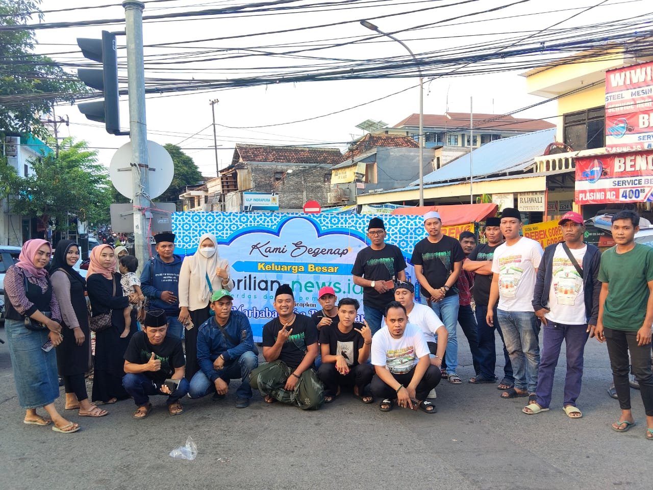 Brilian News.id Berbagi Berkah Ramadhan: Bagi-Bagi Takjil di Jalan Rajawali