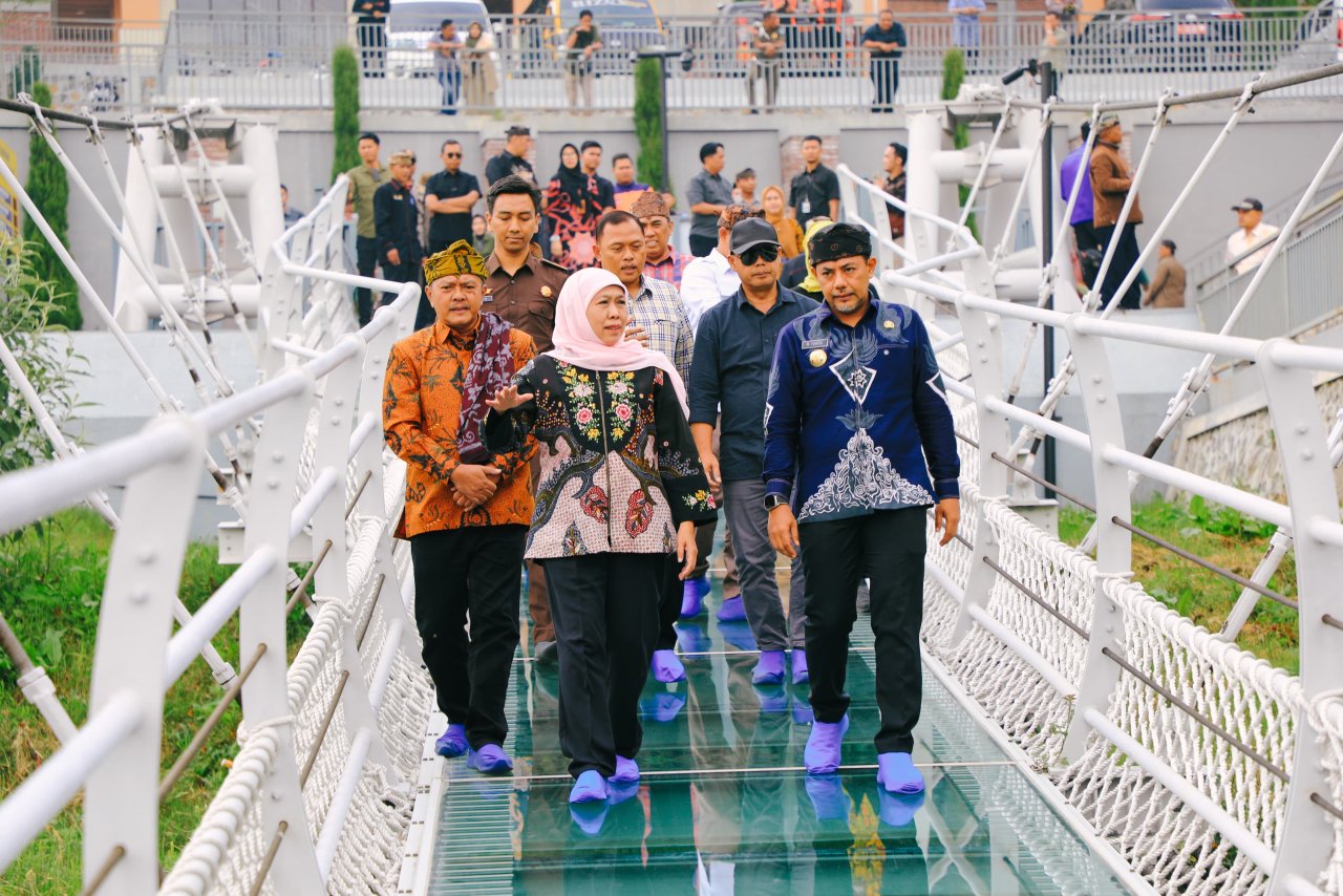 Gubernur Khofifah Optimis Jembatan Kaca Seruni Point Bromo Perkuat Magnet Pariwisata Jawa Timur