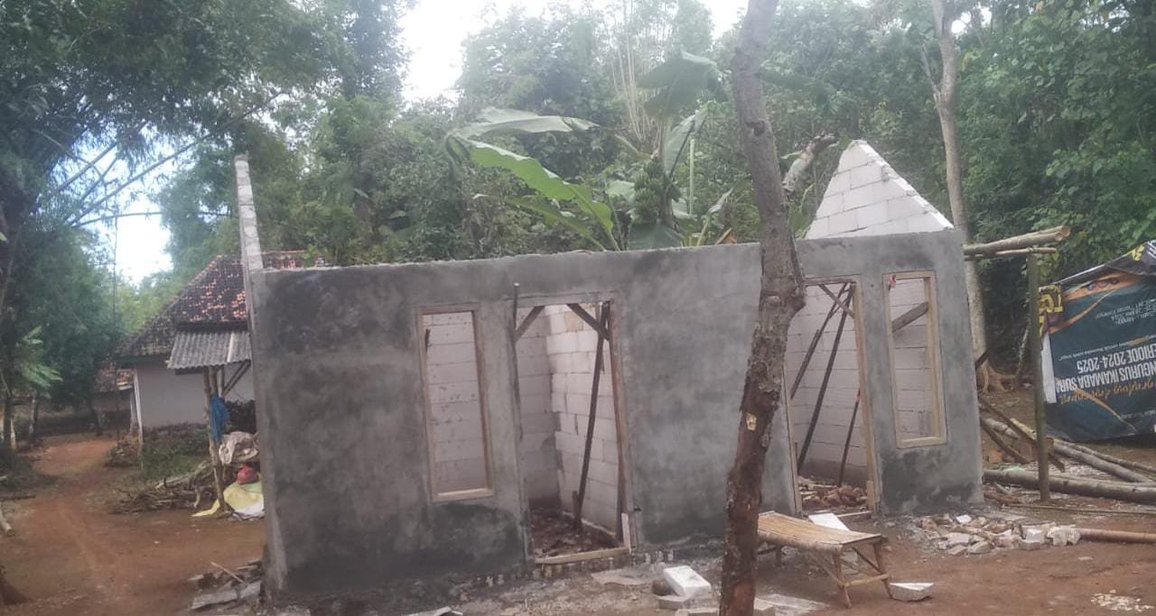 Aktivis Bongkar Dugaan Penyelewengan Dana Bedah Rumah di Tragah, Bangkalan