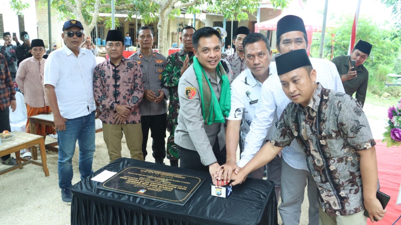 Polri Untuk Masyarakat : Polres Bangkalan Beri Bantuan Sumur Bor Atasi Krisis Air Bersih