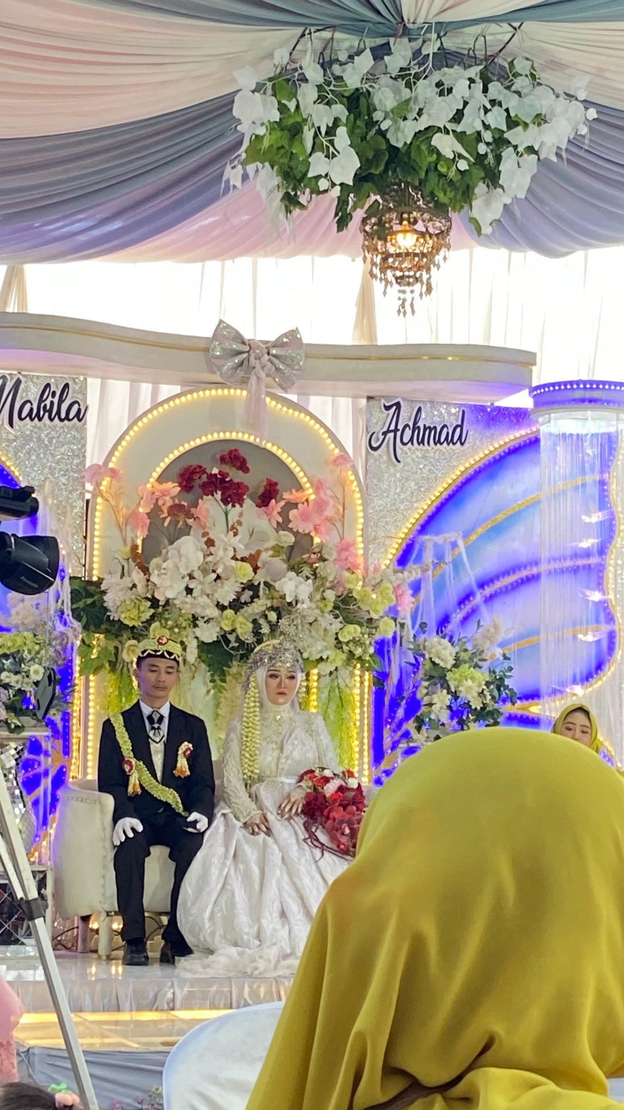 Selamat mempelai Ahmad dan Nabila