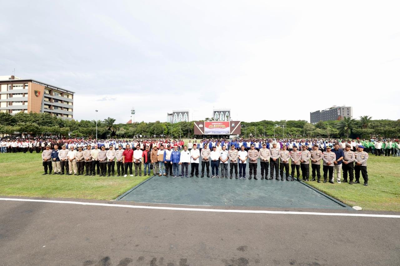 Polda Jatim Bersama Serikat Pekerja dan Buruh Gelar Apel Kebangsaan Jaga Stabilitas Kamtibmas