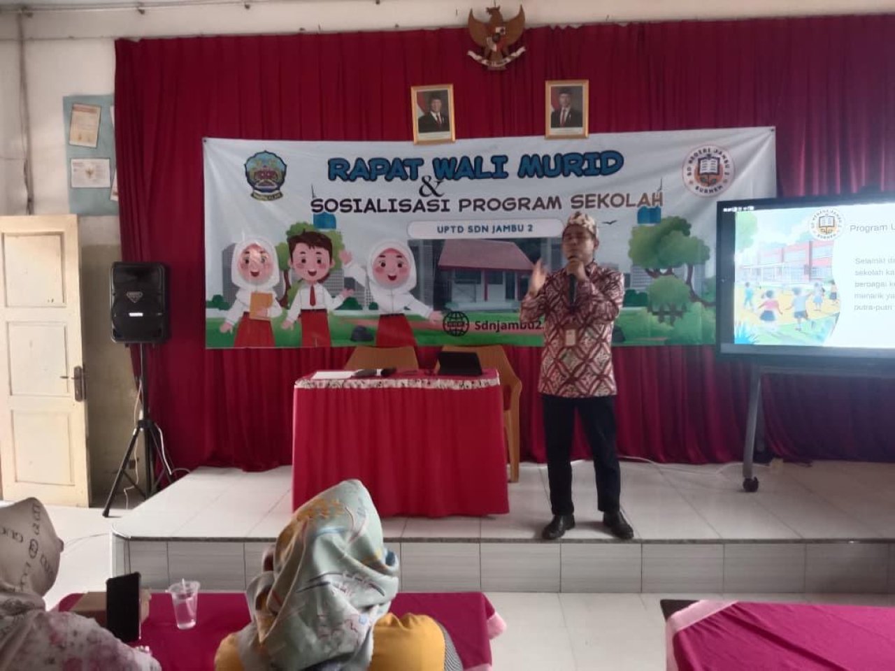 Ayah Mengambil Rapor, UPTD SDN Jambu 2 Burneh,Bangun Ikatan Emosional dengan Anak