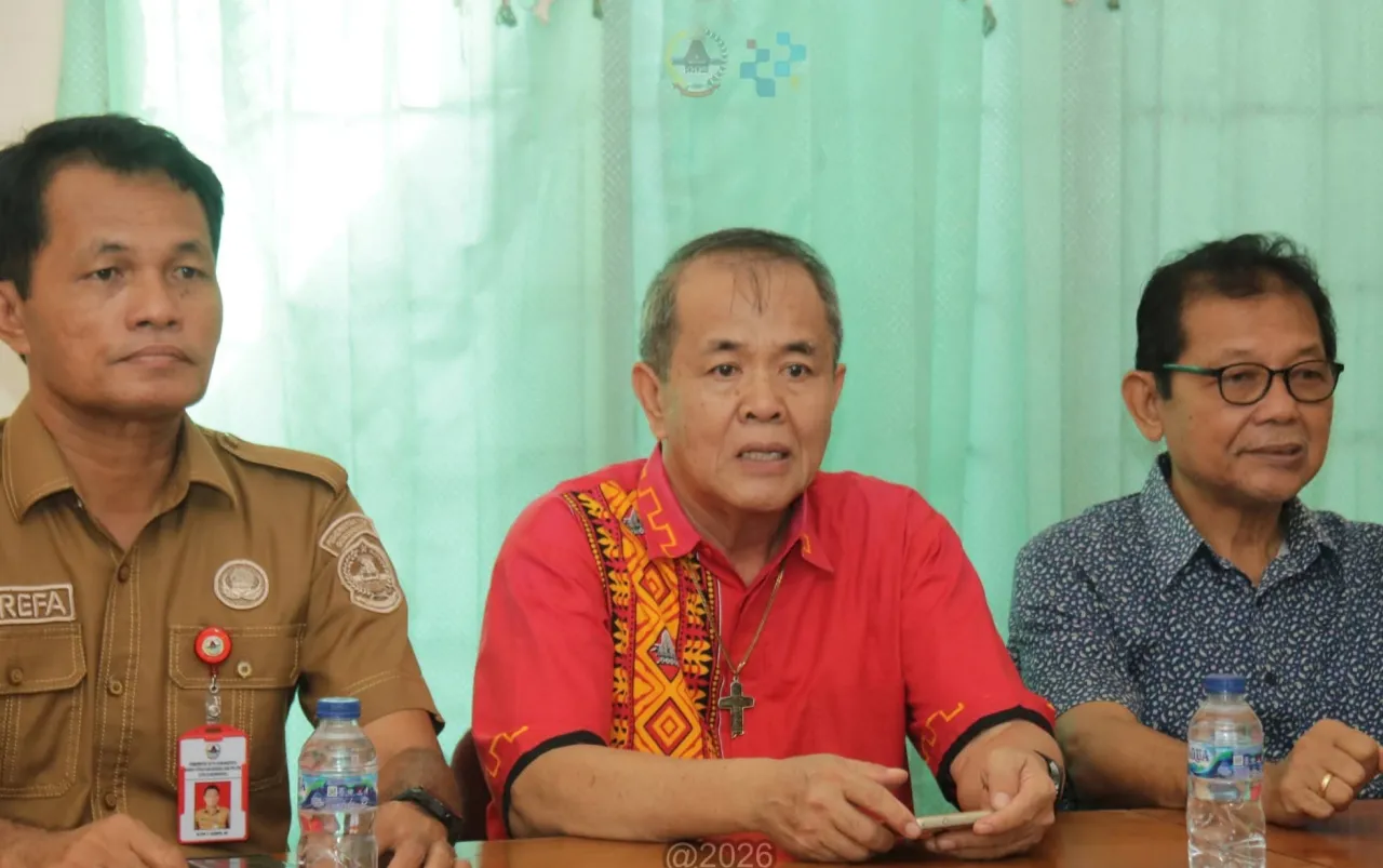 "Ketua FKUB Kota Gunungsitoli Pdt. Tuhoni Telaumbanua, Ph.D, Jaga Persaudaraan, Wujudkan Kerukunan!" 
