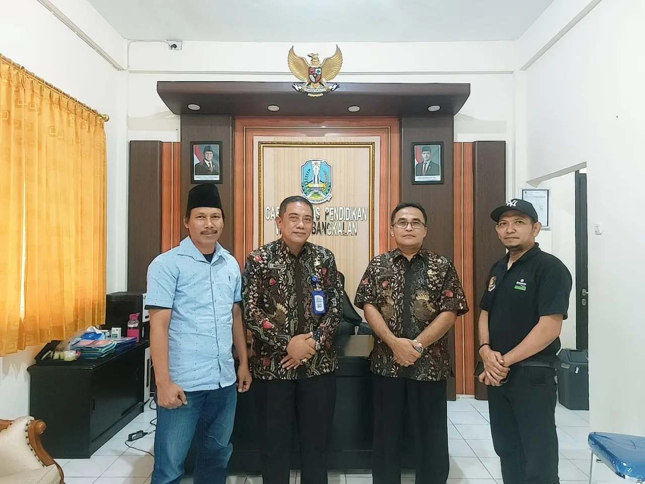 Polemik PIP SMK Permahisa Menguat, BIDIK,GARABS–BNPM Desak Transparansi, Kacabdin Pastikan Penerima Pegang Buku Tabungan