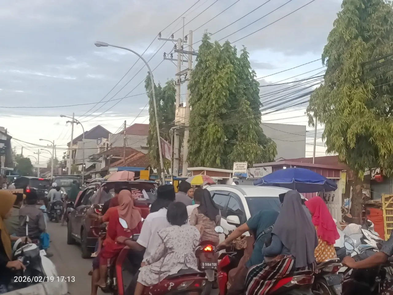 Puasa Pertama, Aktivitas Pasar Arosbaya Meningkat, Ekonomi Warga Bergeliat