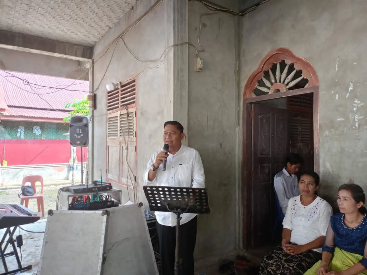 Wakil Bupati Nias Barat Sozisokhi Hia Melayat dan Berdukacita atas Meninggalnya Alm. Yatana Hia