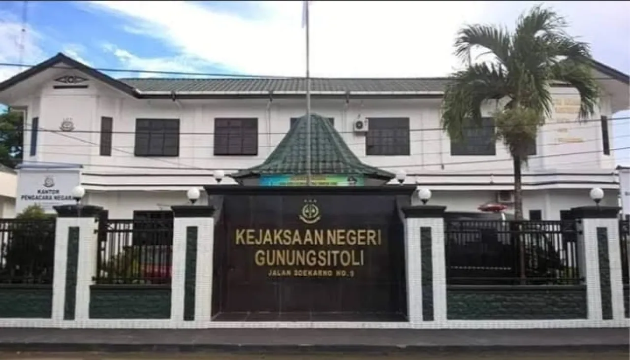 Channel Yanto Waruwu, Wakil Ketua LSM GMICAK Kepulauan Nias, mendesak Inspektorat Kota Gunungsitoli.